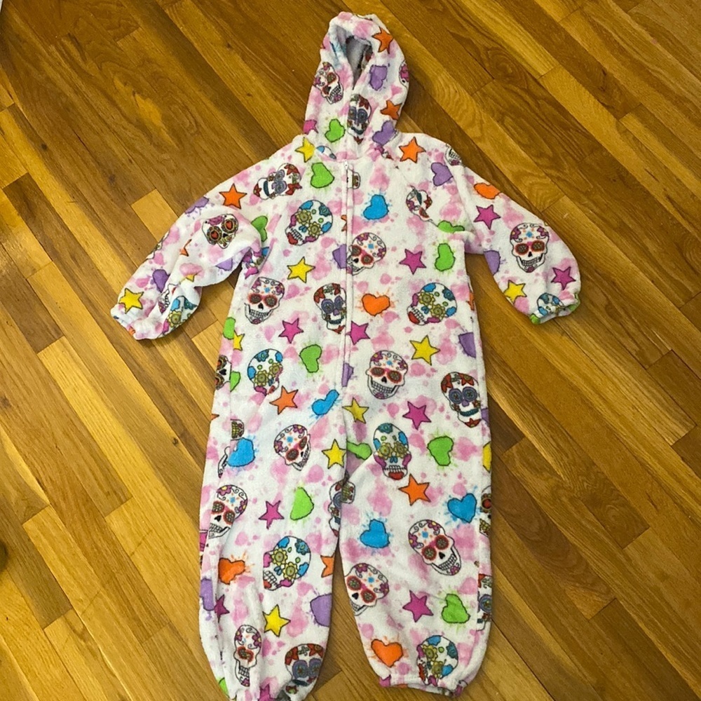 Made With Love and Kisses Girls Pink Skull Onesie Size 8-10
